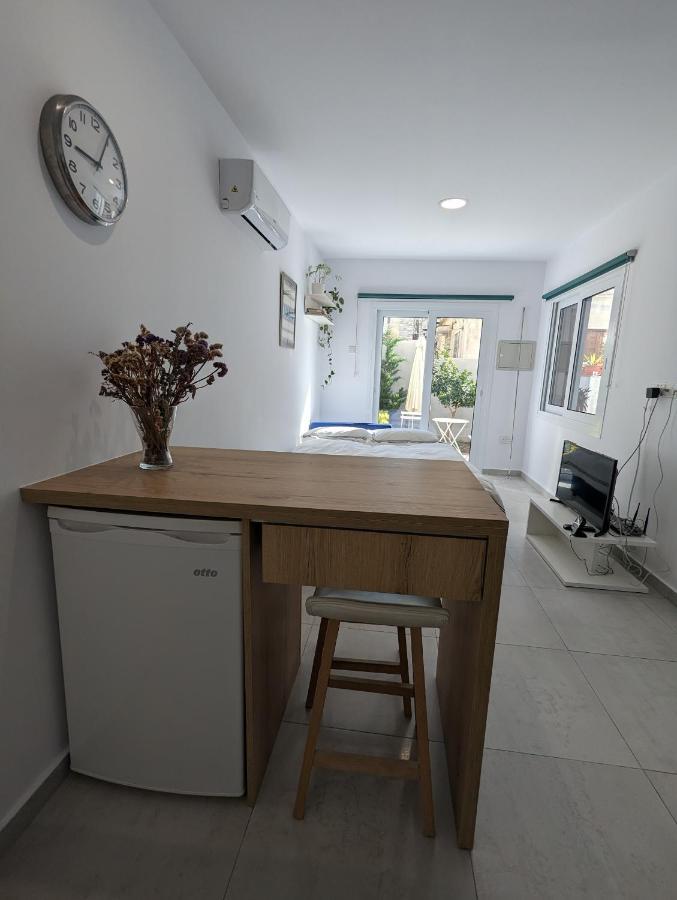Modern & Cozy Studio W/ Backyard Near City Center Limassol Luaran gambar